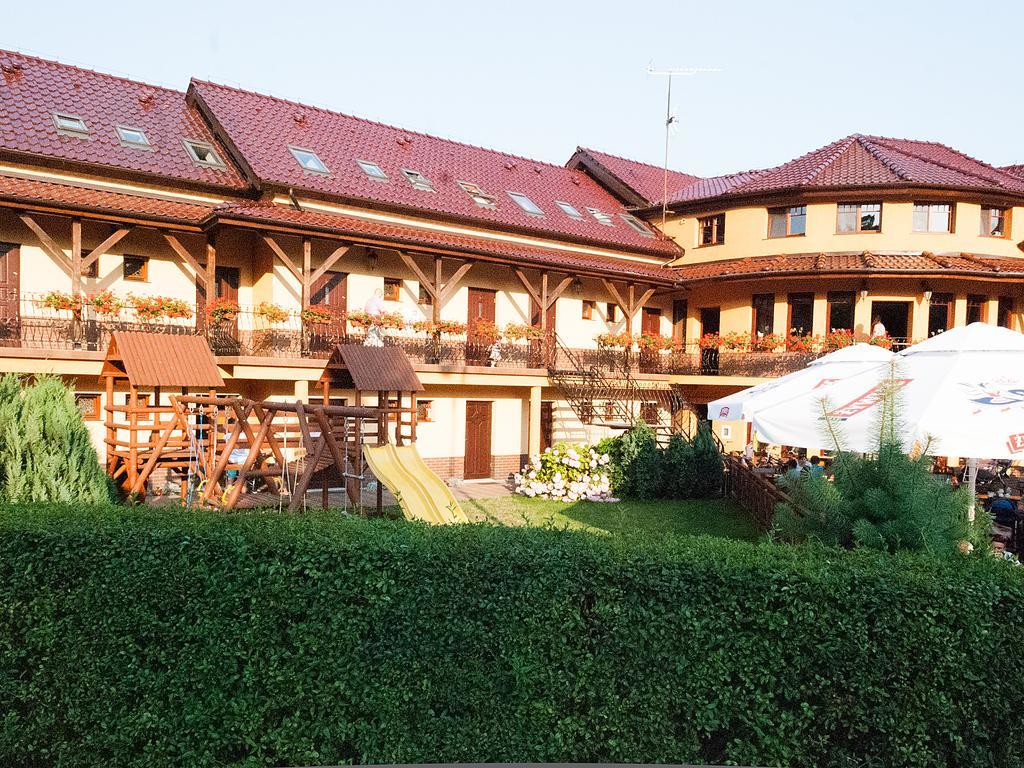 Słoneczny Dwór Acomodação com café da manhã Krynica Morska Exterior foto