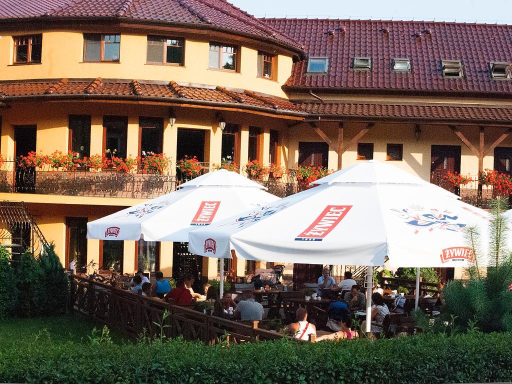 Słoneczny Dwór Acomodação com café da manhã Krynica Morska Exterior foto