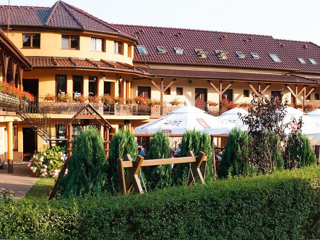 Słoneczny Dwór Acomodação com café da manhã Krynica Morska Exterior foto