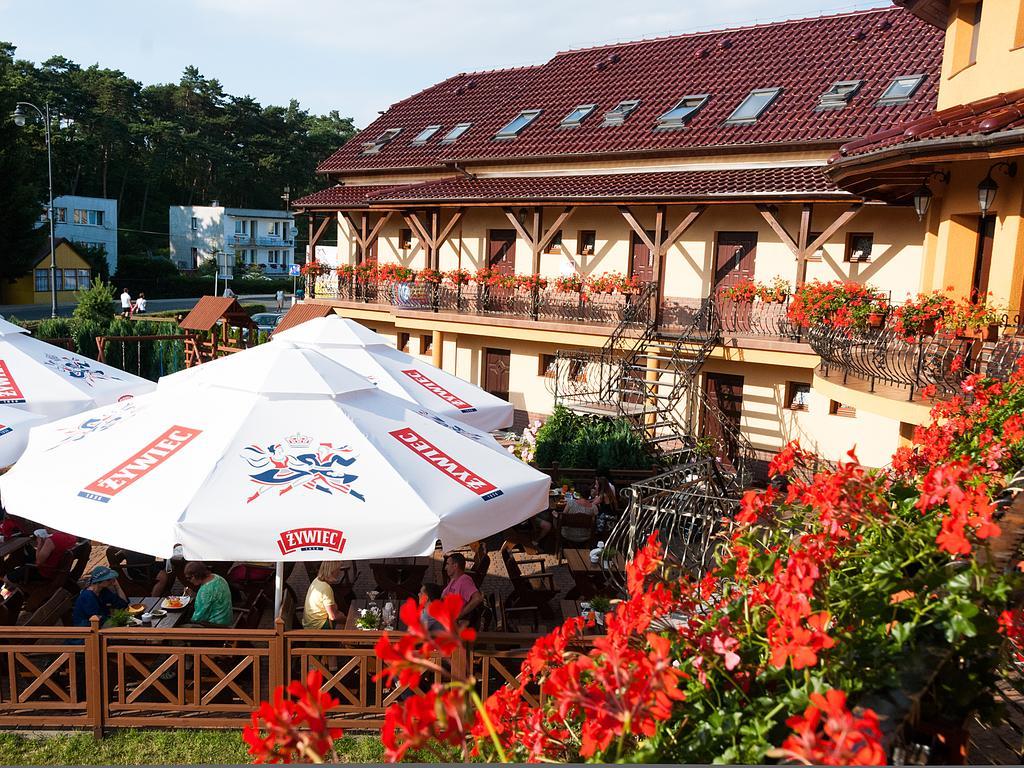 Słoneczny Dwór Acomodação com café da manhã Krynica Morska Exterior foto
