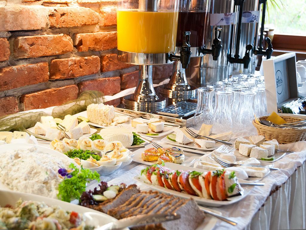 Słoneczny Dwór Acomodação com café da manhã Krynica Morska Exterior foto